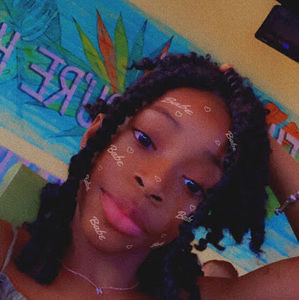 Meet your Posher, Mae'riyah